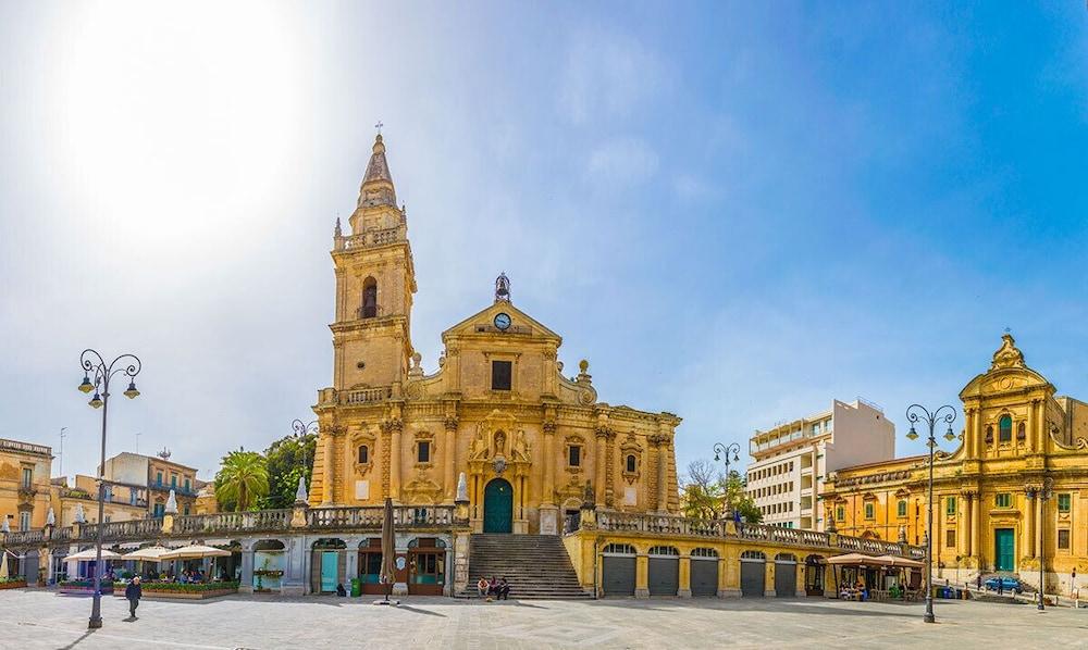 Hotel Vittorio Veneto Ragusa Exterior photo