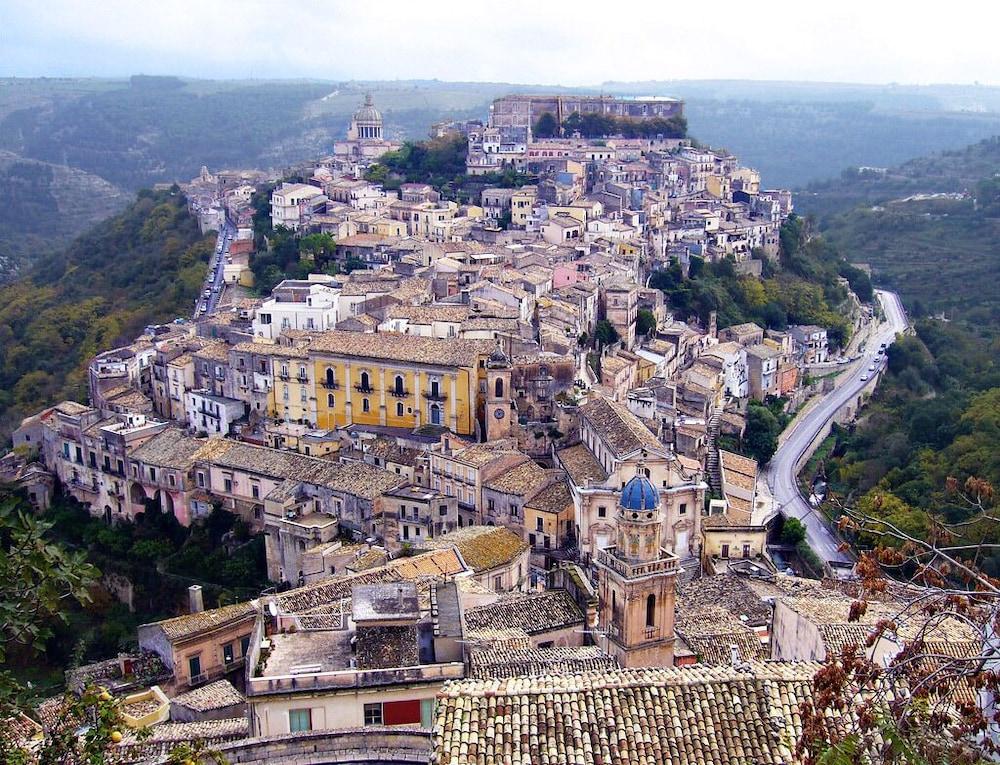 Hotel Vittorio Veneto Ragusa Exterior photo